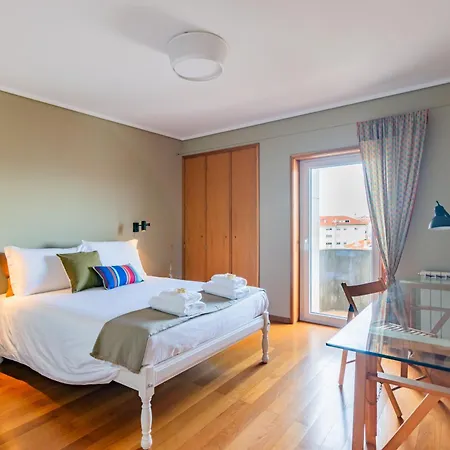 Terraco Da Linha - Bairro Calmo E